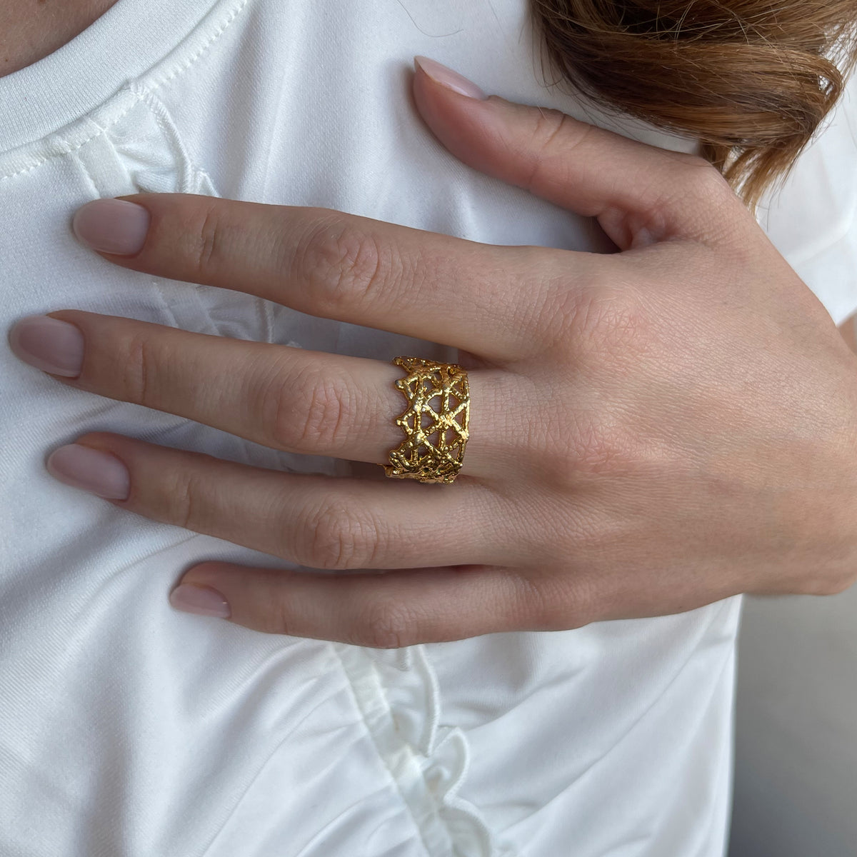 Cara lace ring in 24k gold