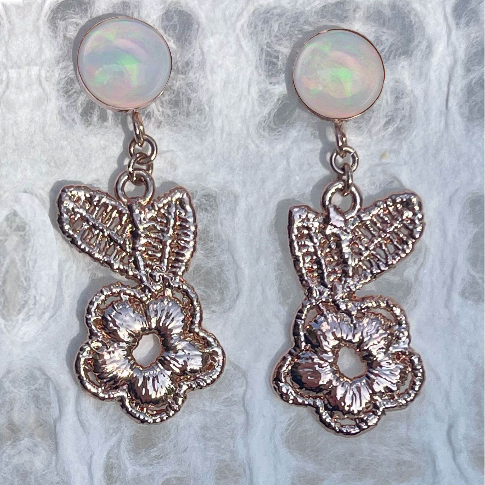Elaine Opal and Lace earrings rose gold - Monika Knutsson Elaine Opal and Lace earrings rose gold - Monika Knutsson