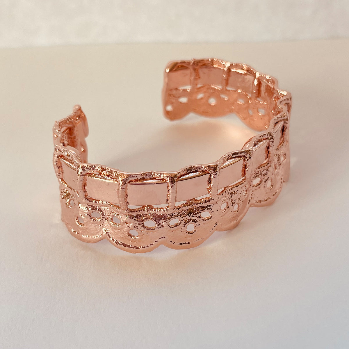 Selma lace bangle bracelet rose gold