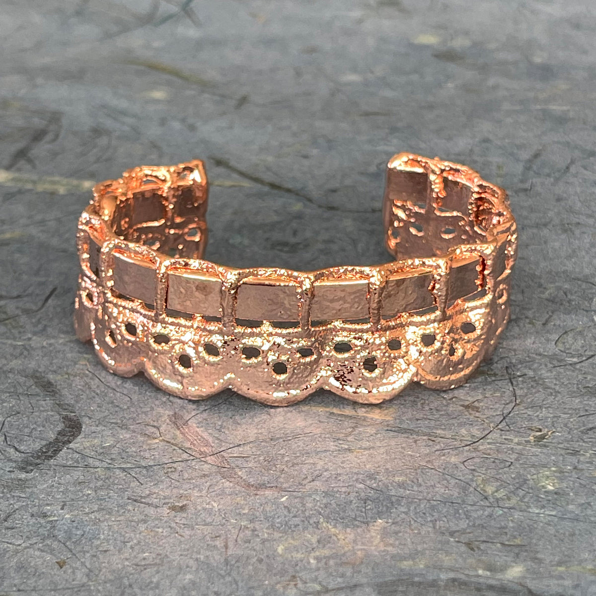 Selma lace bangle bracelet rose gold