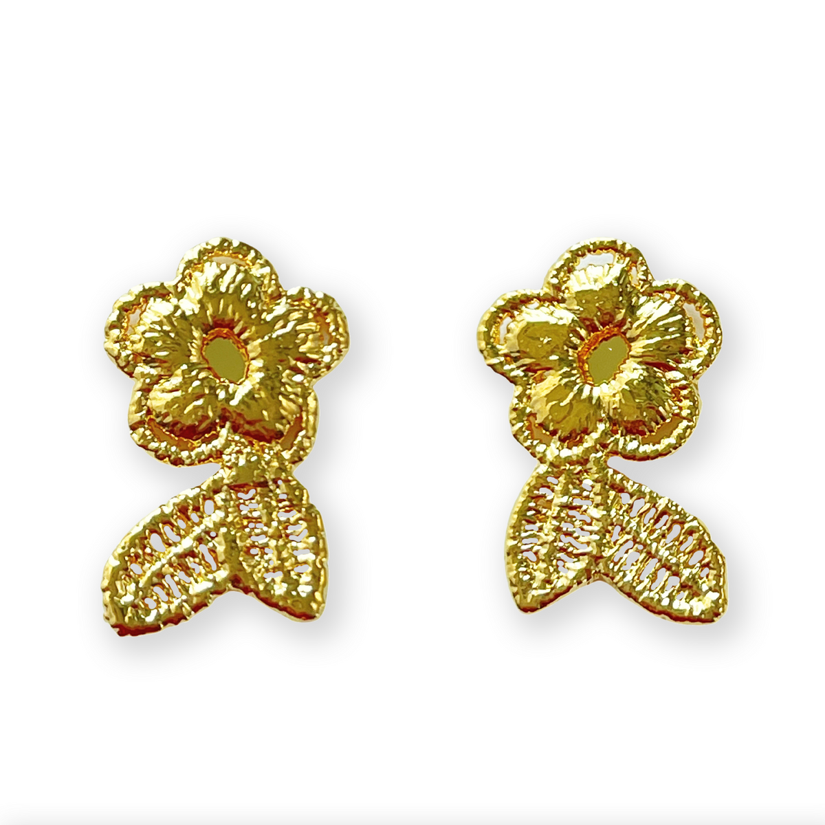 Flower lace stud earrings in 24k gold.