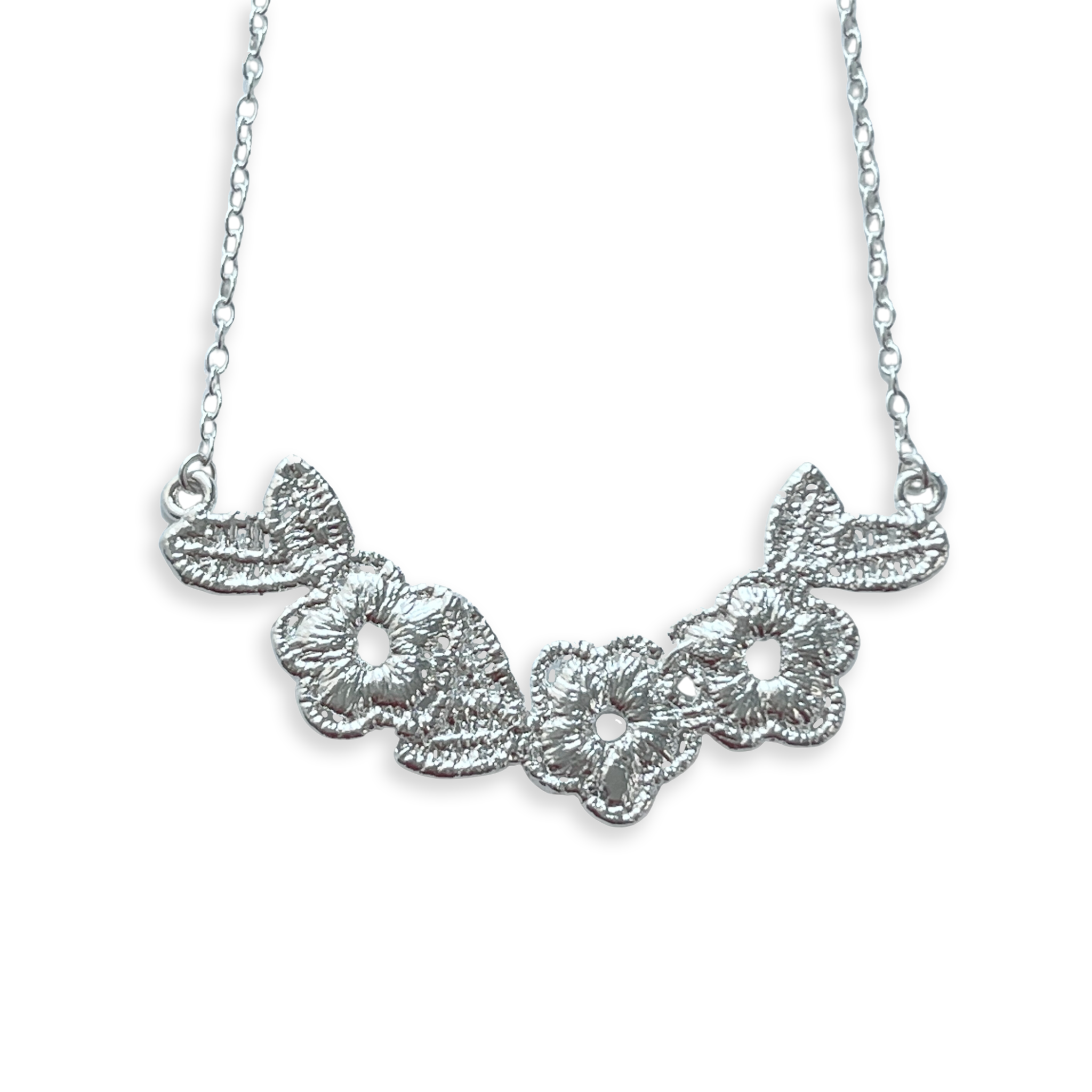 Ellinor - lace flower garland necklace - Monika Knutsson Ellinor - lace flower garland necklace - Monika Knutsson