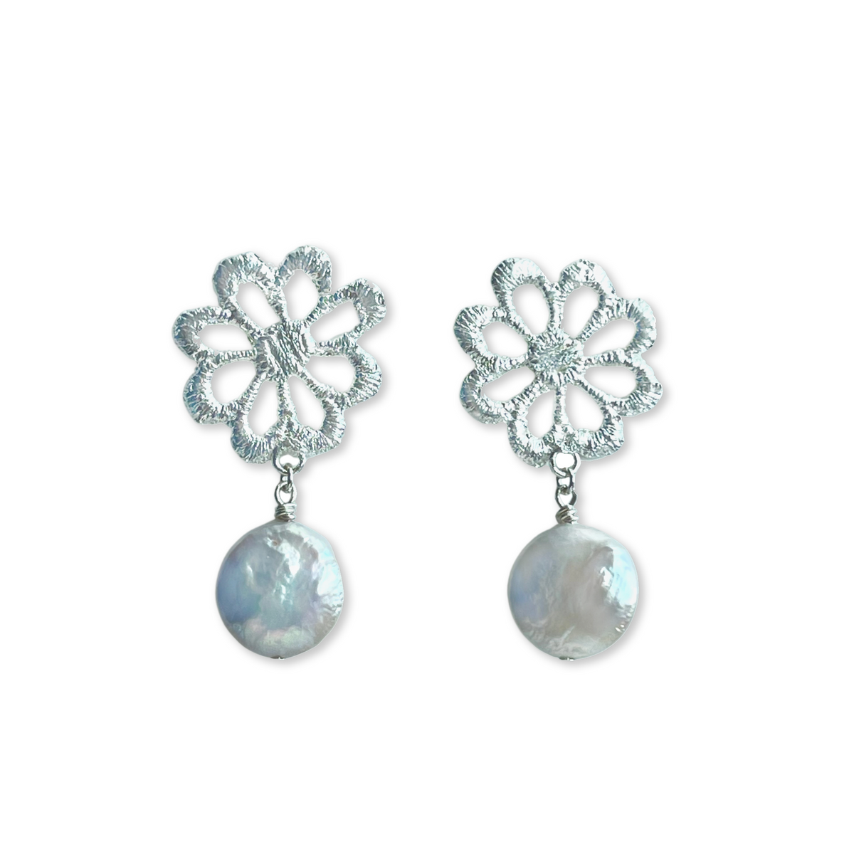 Baroque coin pearl earring with flower lace in sterling silver.