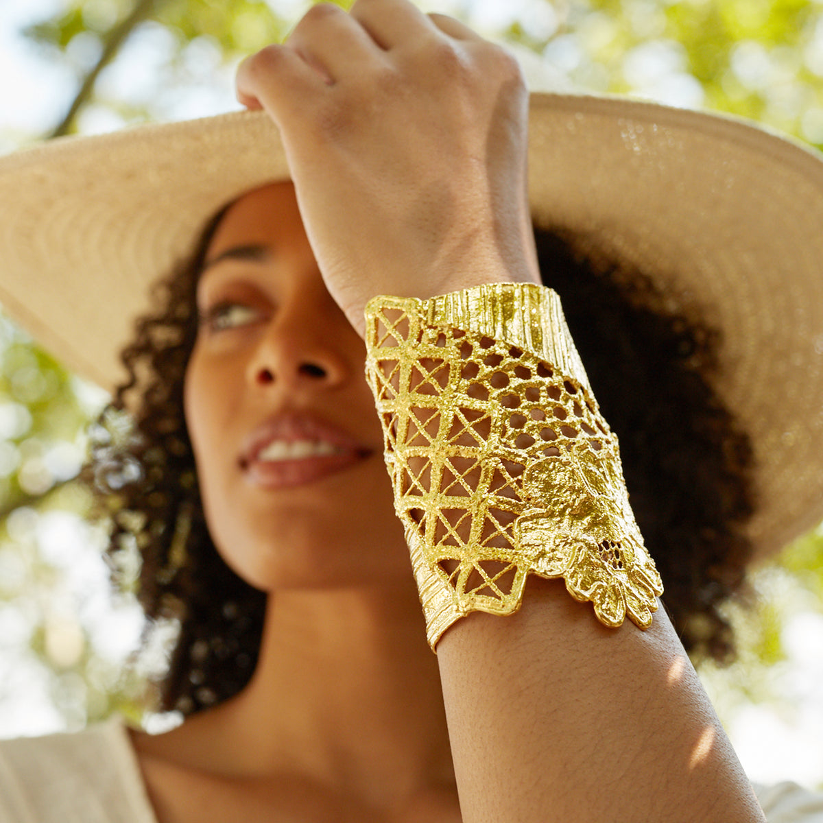 Carmen - Tall lace cuff bracelet in 24k gold