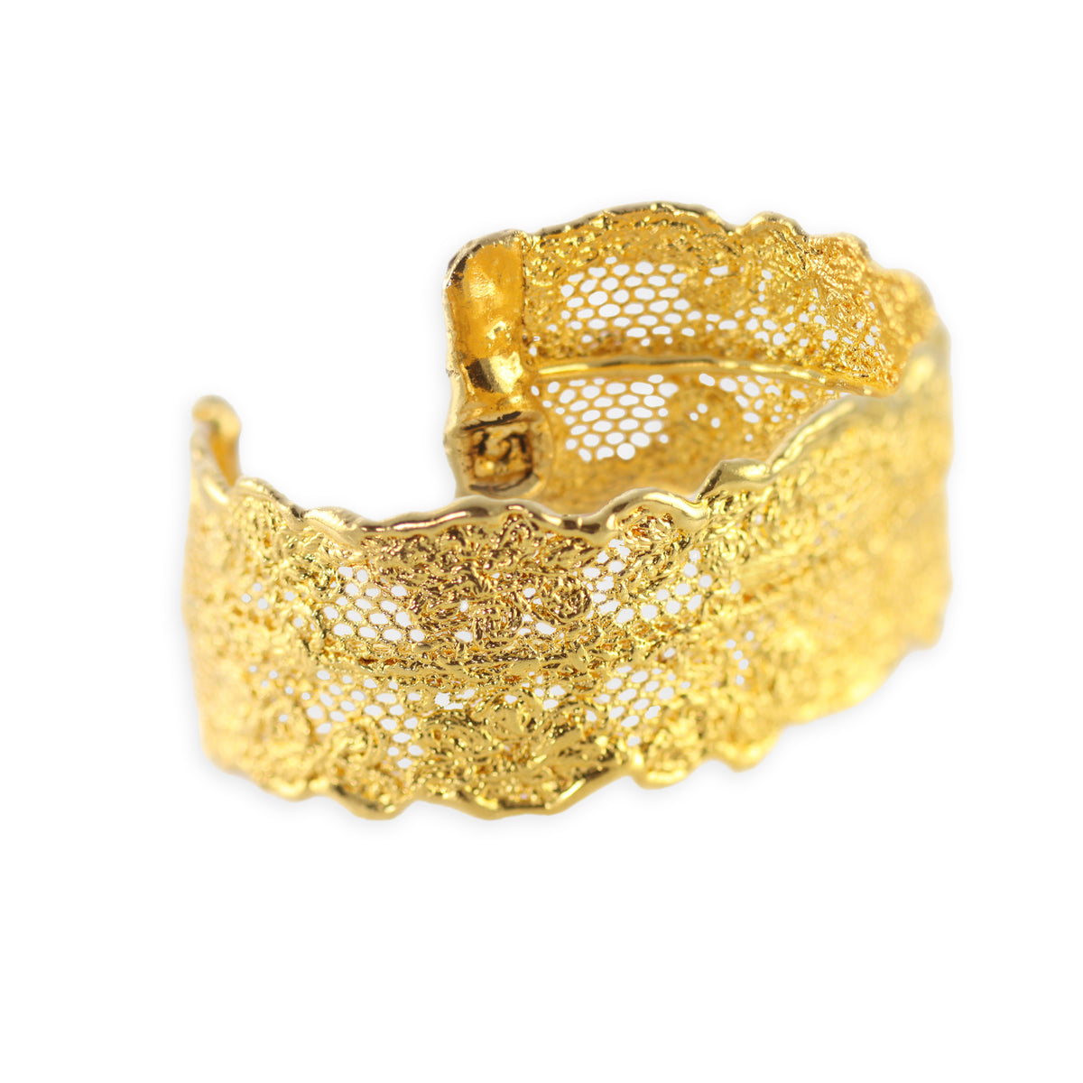 Marlene double scalloped lace bracelet in 24k gold.