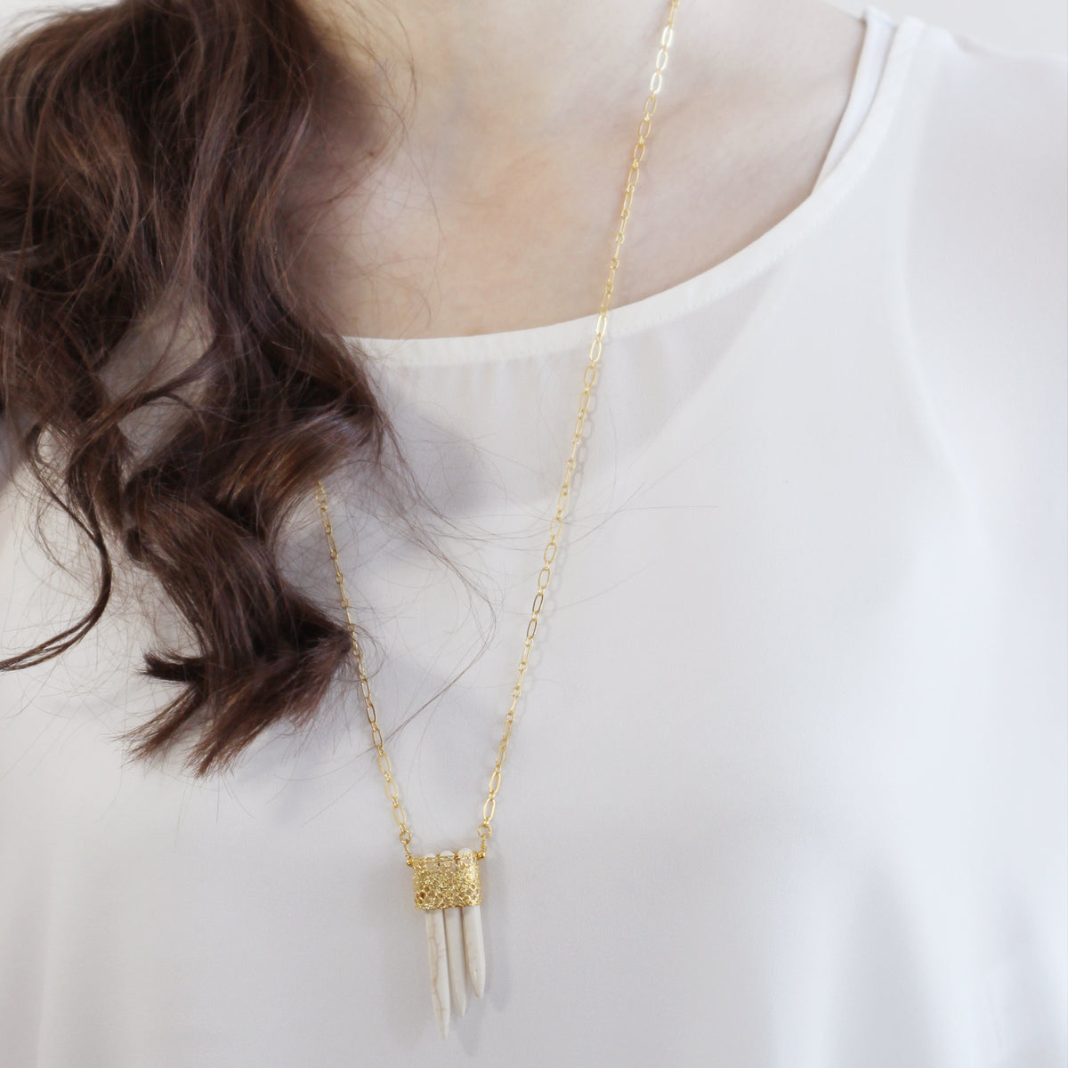 Lace and white turquoise necklace in 24k gold.
