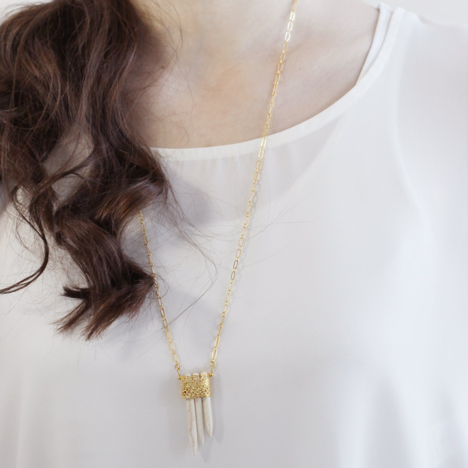 Lace and white turquoise necklace in 24k gold.
